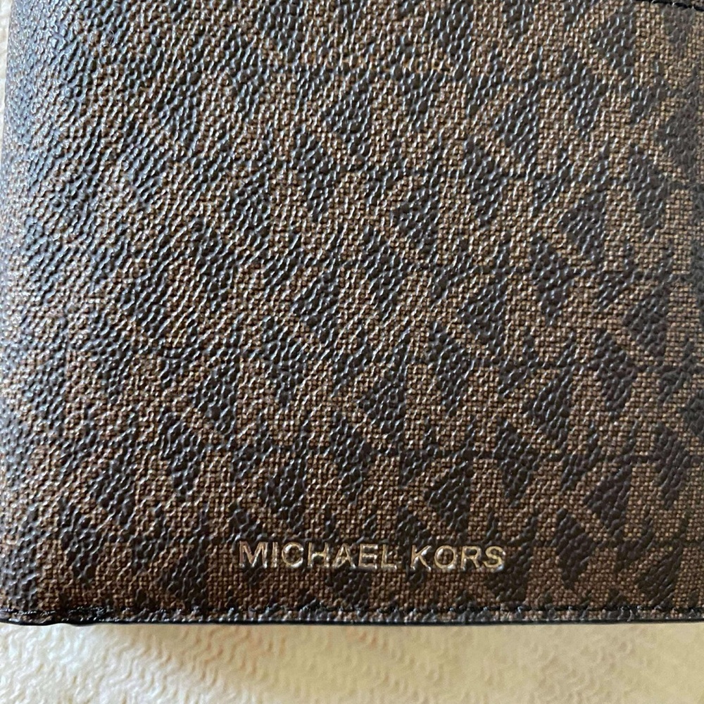 ✨🆕✨Brand New Michael Kors Billfold 3 in 1 Wallet - Picture 9 of 11